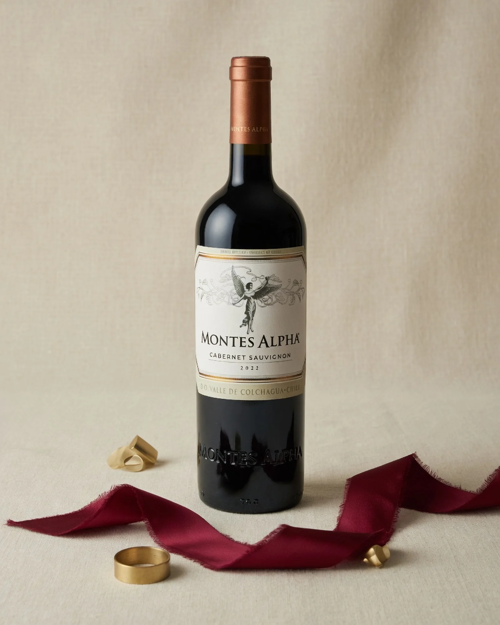 Montes Alpha Cabernet Sauvignon — чилийское красное вино линейки Alpha из долины Кольчагуа