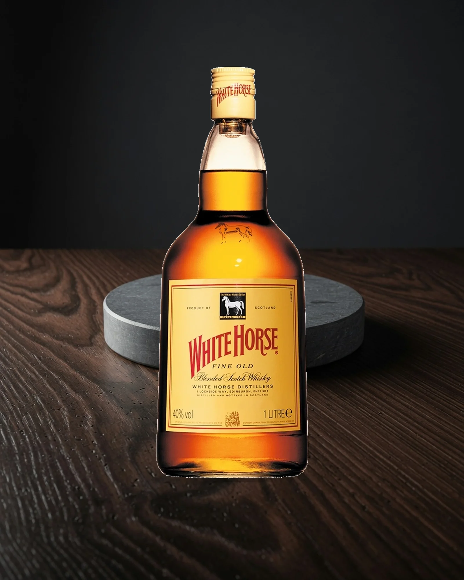 White Horse — купажированный шотландский виски Fine Old без возраста на этикетке