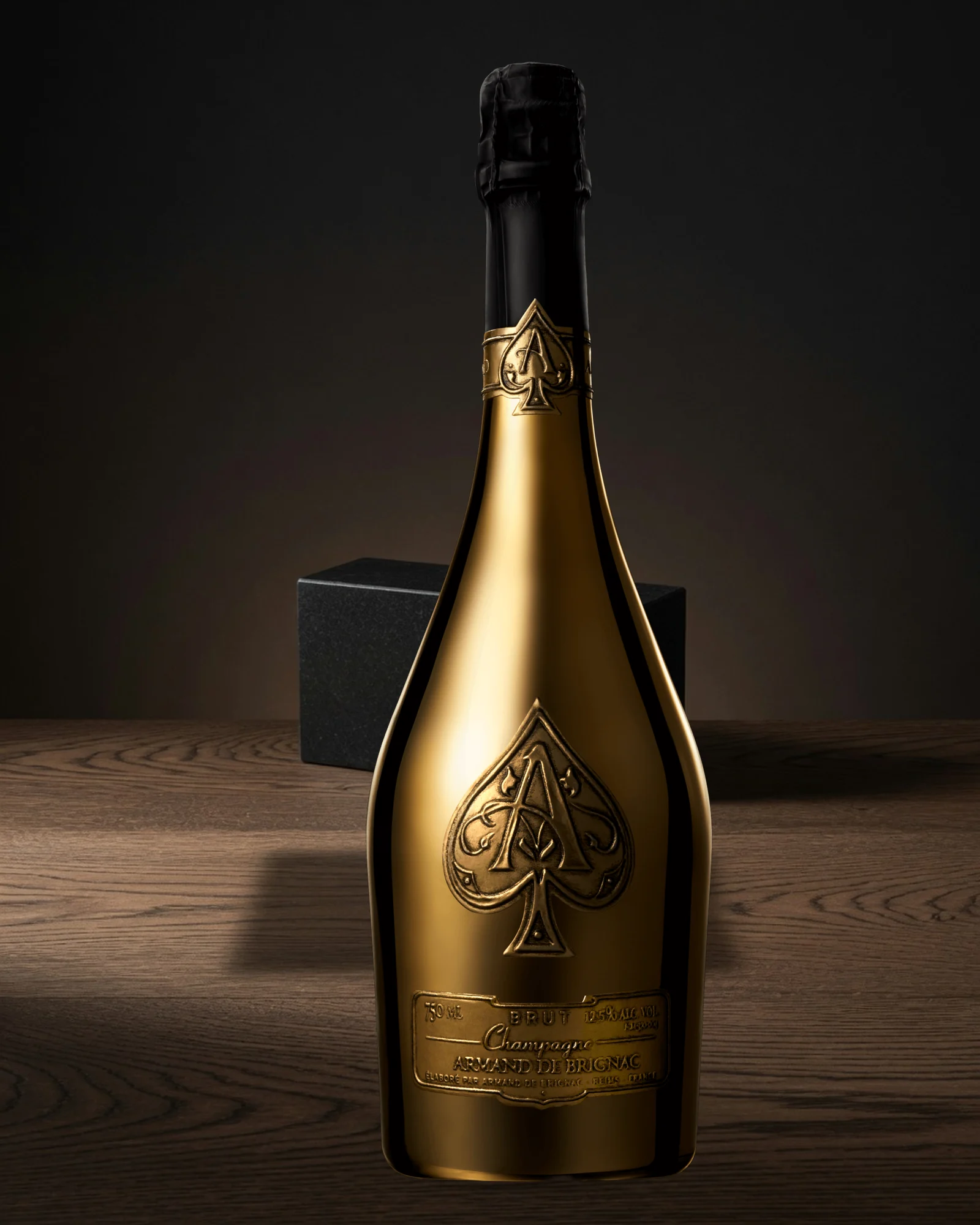 Armand de Brignac Brut Gold — шампанское брют линейки Ace of Spades