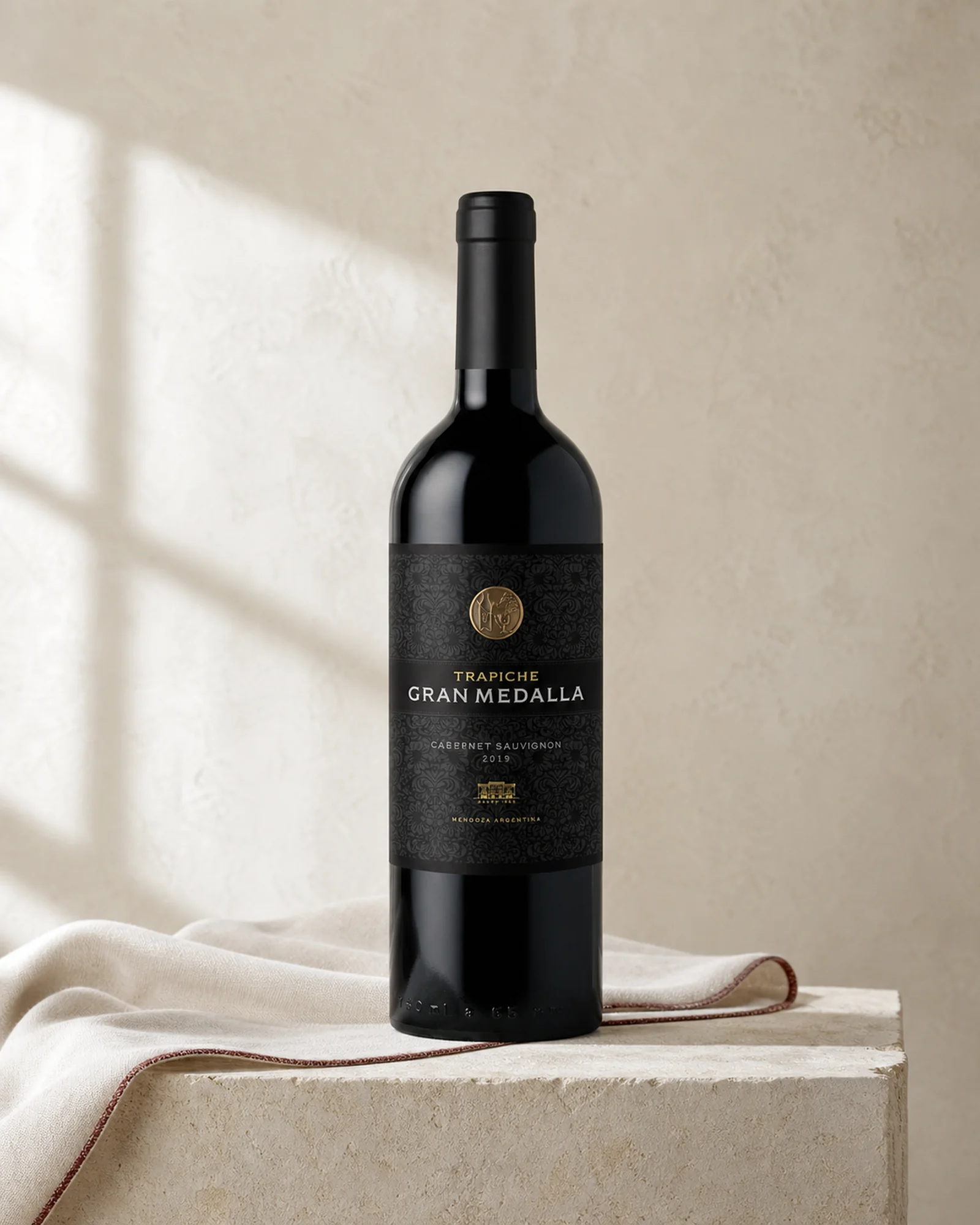 Trapiche Gran Medalla Cabernet Sauvignon 2019 — красное вино каберне совиньон линейки Gran Medalla из Ла Консульта, долина Уко