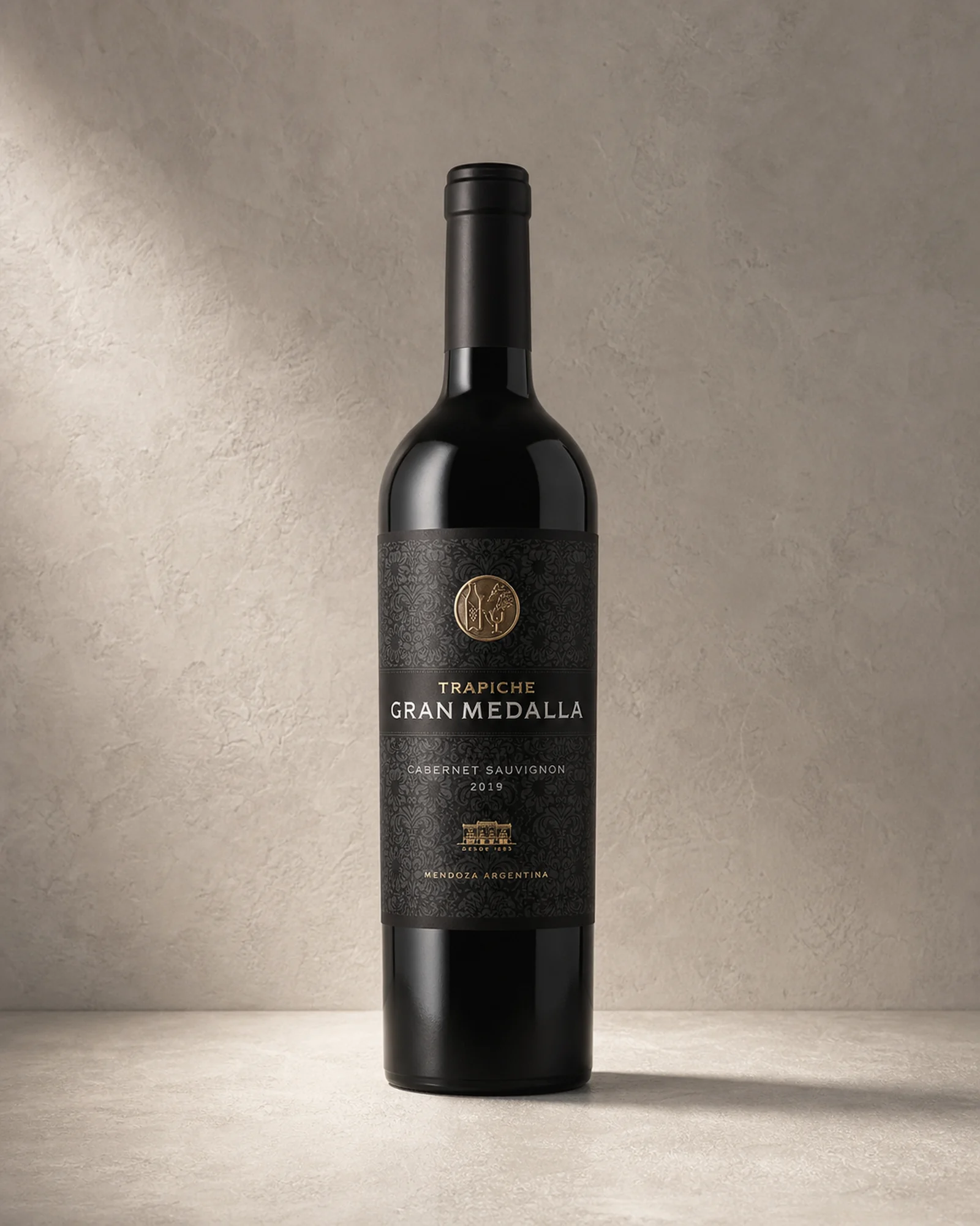 Trapiche Gran Medalla Cabernet Sauvignon 2019 — красное вино каберне совиньон линейки Gran Medalla из Ла Консульта, долина Уко