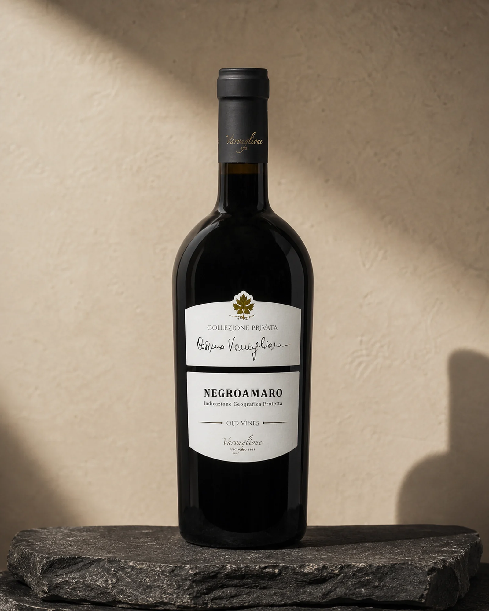 Varvaglione Collezione Privata Negroamaro Salento 2020 — красное вино негроамаро из Саленто, частная коллекция Varvaglione