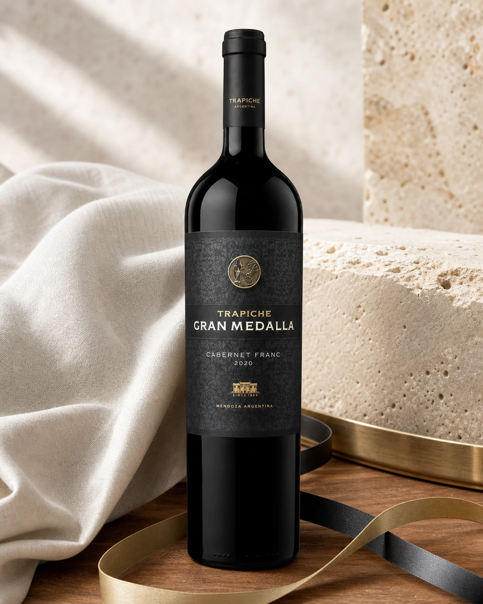 Trapiche Gran Medalla Cabernet Franc 2020 — красное аргентинское вино урожая 2020 года из линейки Grand Medalla