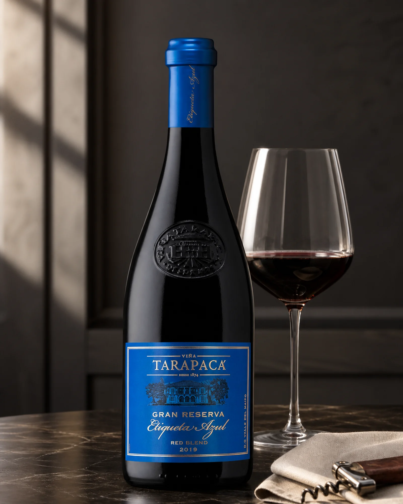 Viña Tarapacá Gran Reserva Etiqueta Azul Red Blend 2019 — красный бленд гран резерва «синяя этикетка»