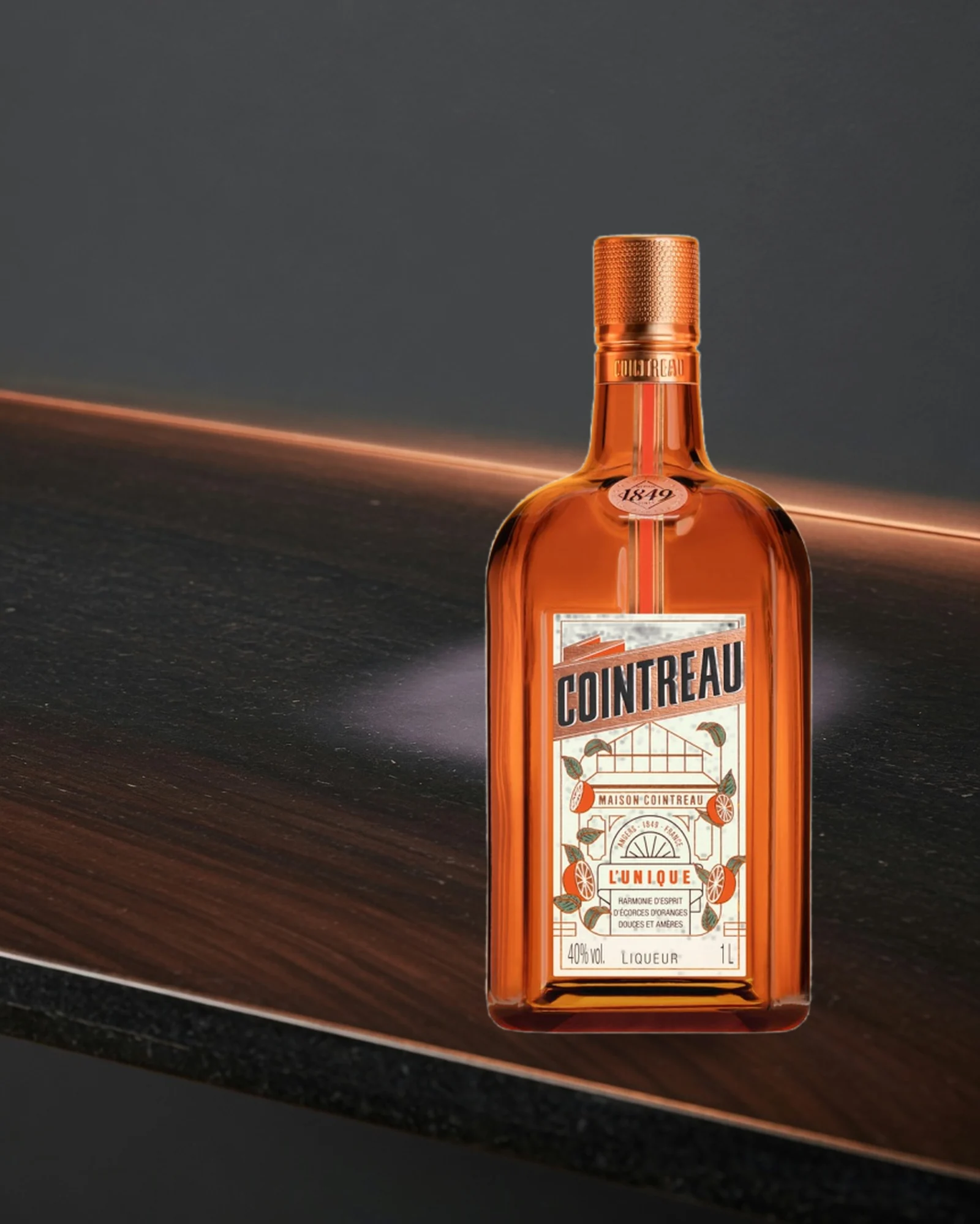 Cointreau — апельсиновый ликёр из Анже