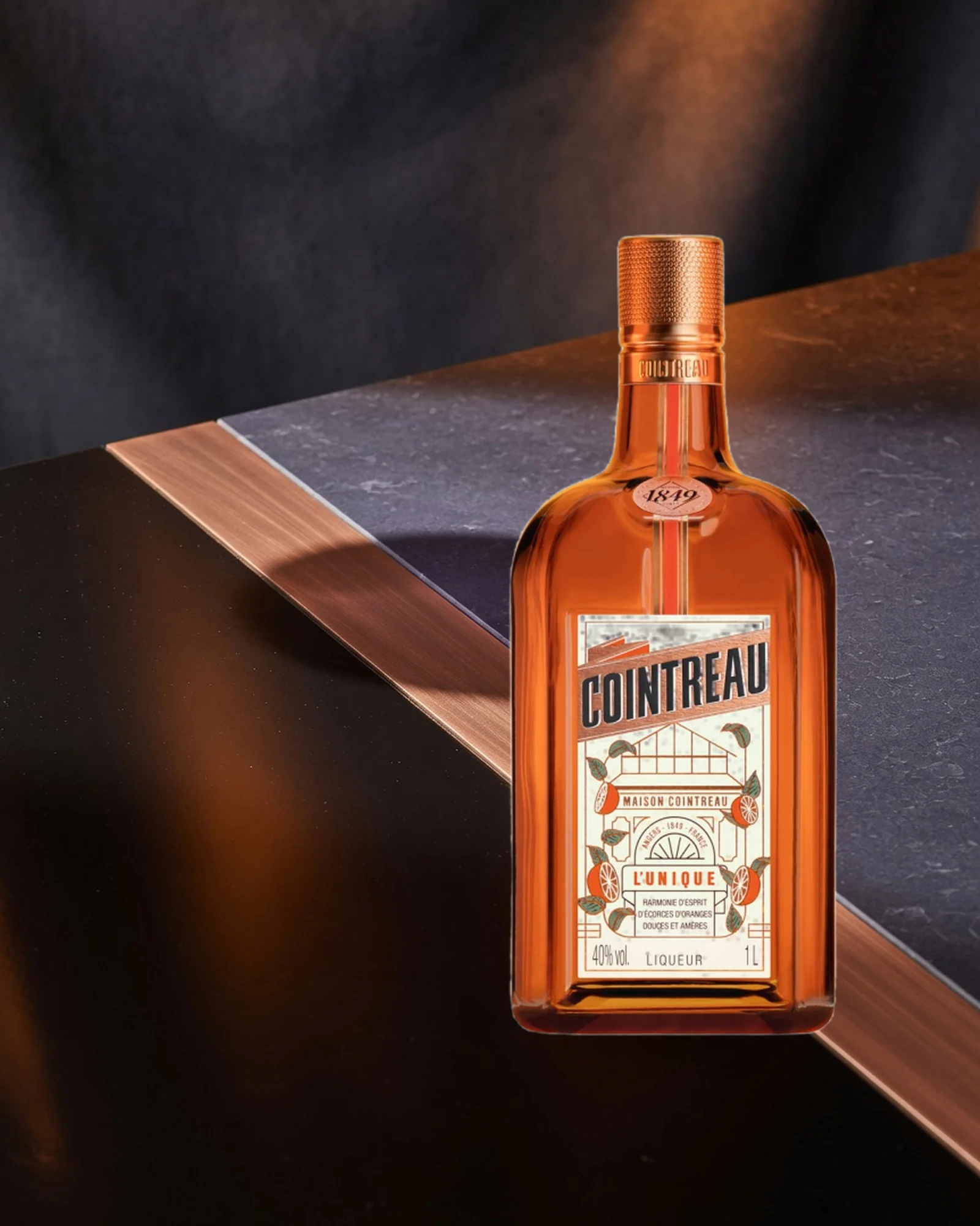 Cointreau — апельсиновый ликёр из Анже