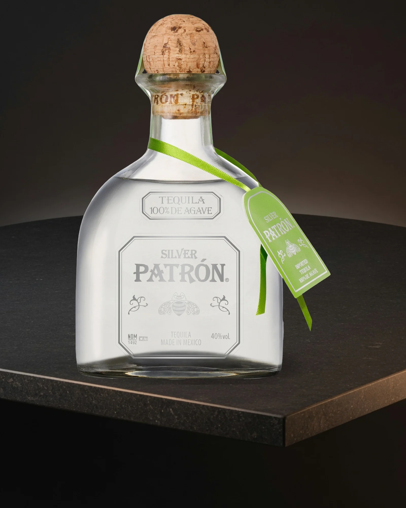 Patrón Silver — серебряная текила бренда Patrón