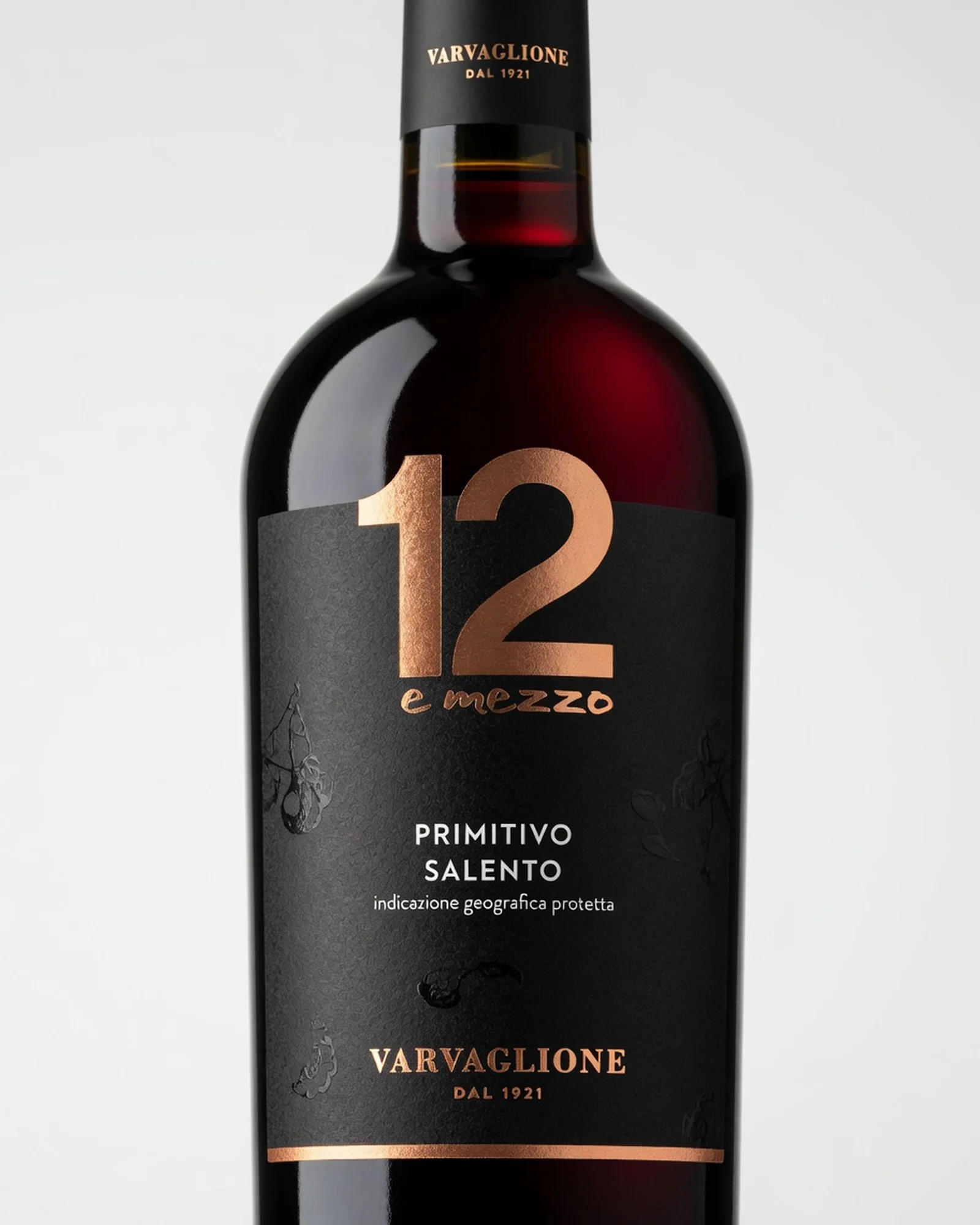 Varvaglione 12 e Mezzo Primitivo Salento 2021 — красное вино Примитиво Саленто