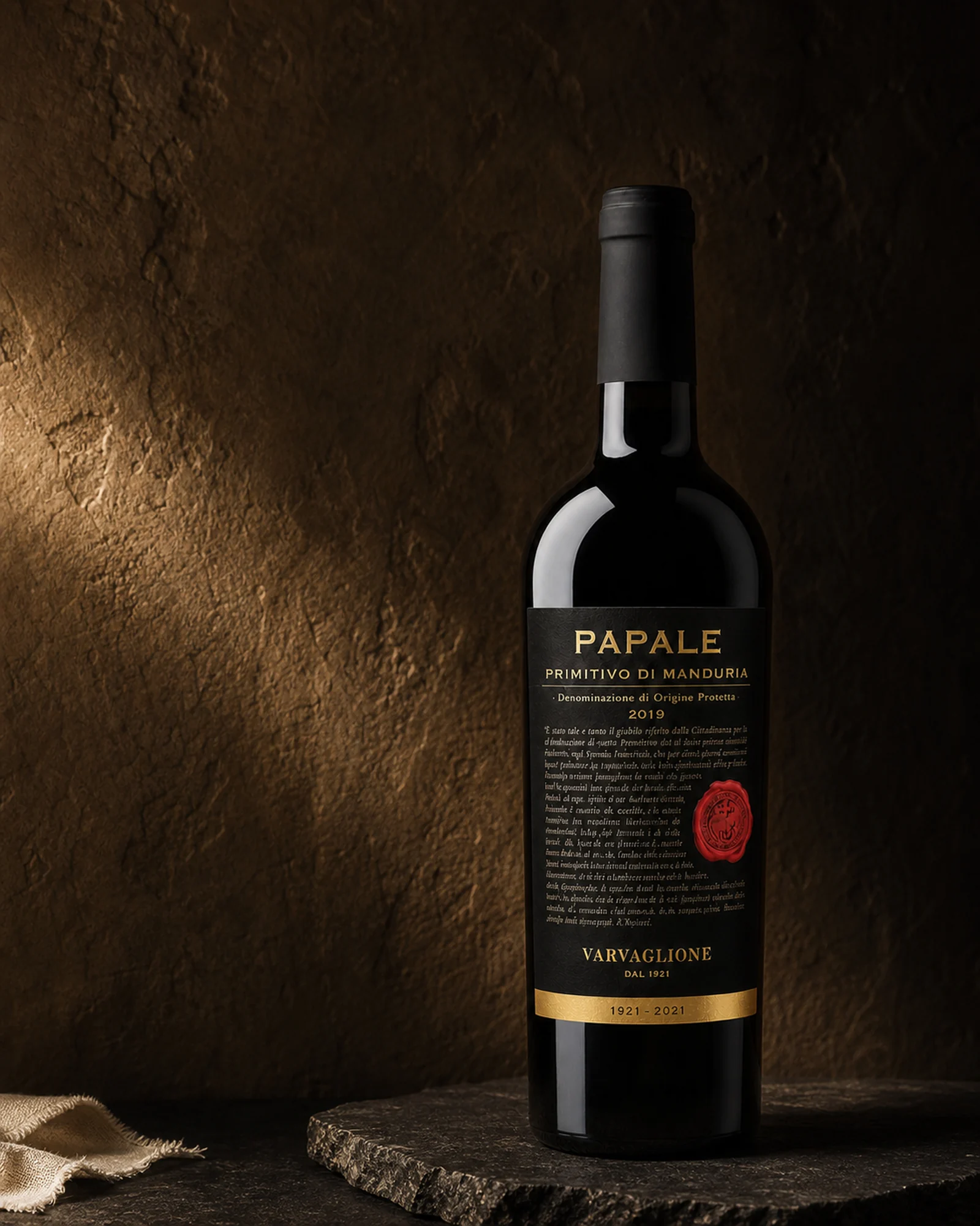 Varvaglione Papale Linea Oro Primitivo di Manduria 2019 — красное Primitivo di Manduria DOP линейки Papale Linea Oro
