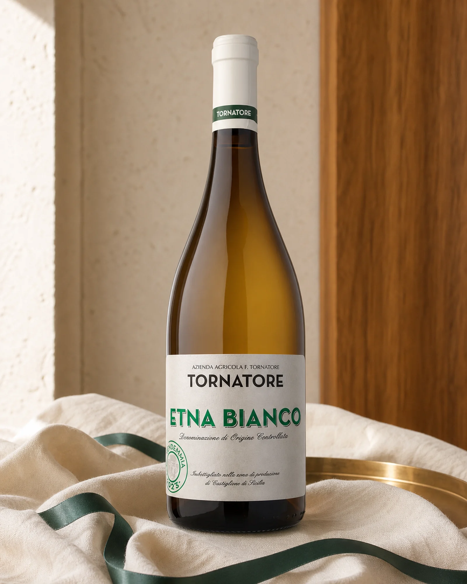 Tornatore Etna Bianco 2023 — белое Etna DOC 2023 хозяйства Tornatore с северного склона Этны