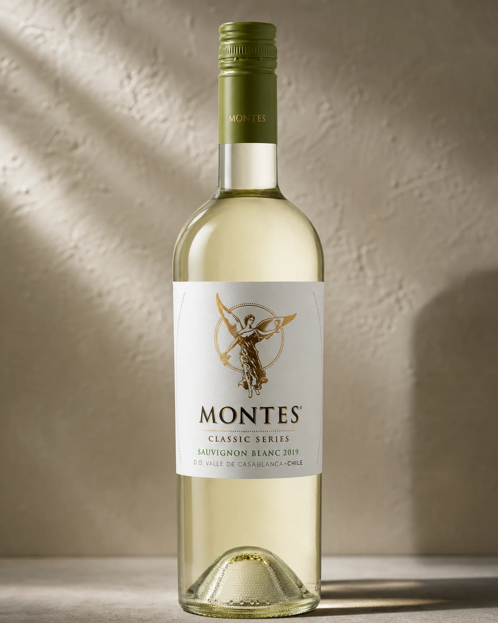 Montes Classic Sauvignon Blanc — чилийское белое сухое совиньон блан