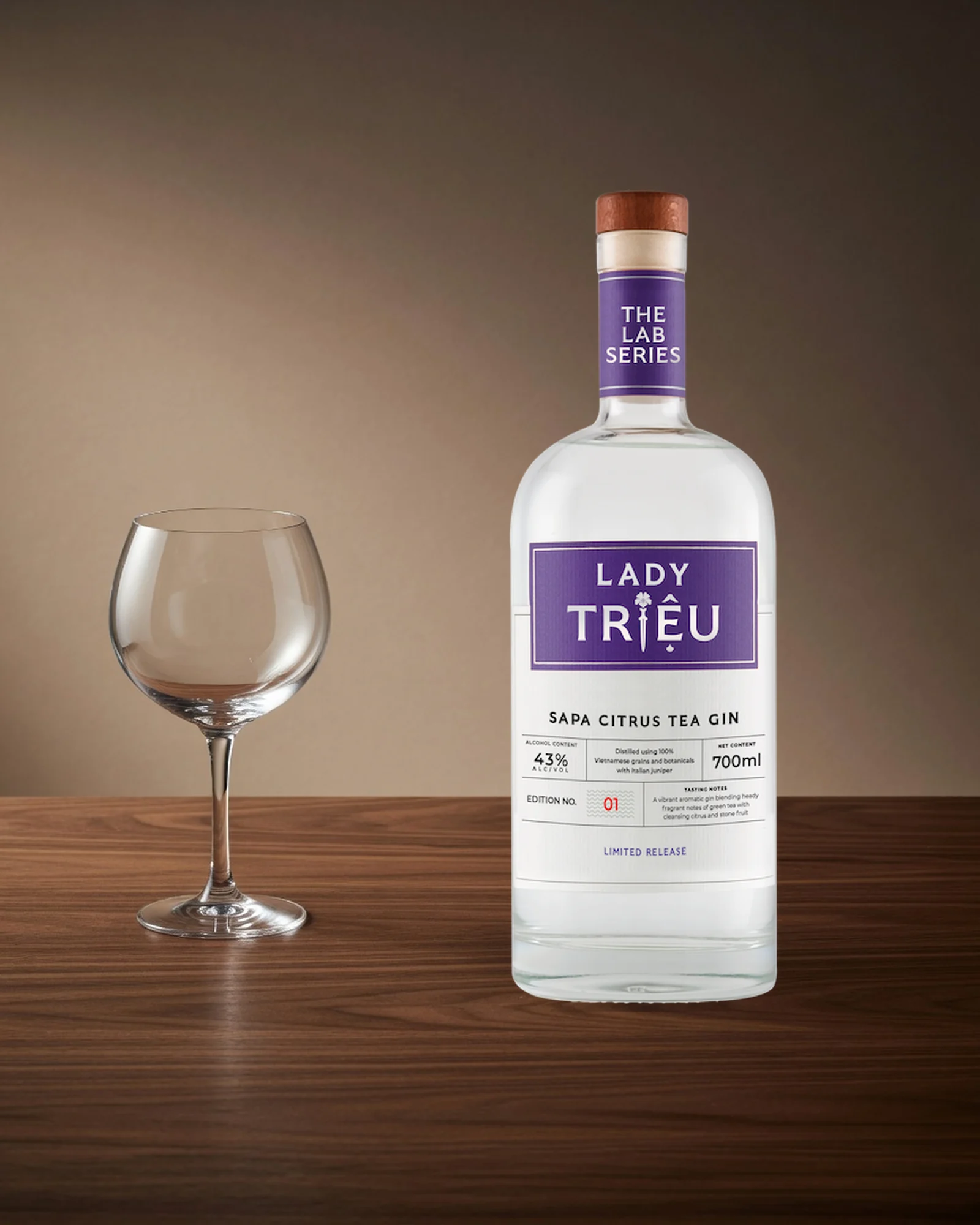 Lady Triệu Sapa Citrus Tea Gin — вьетнамский джин с цитрусовым чаем из Сапы