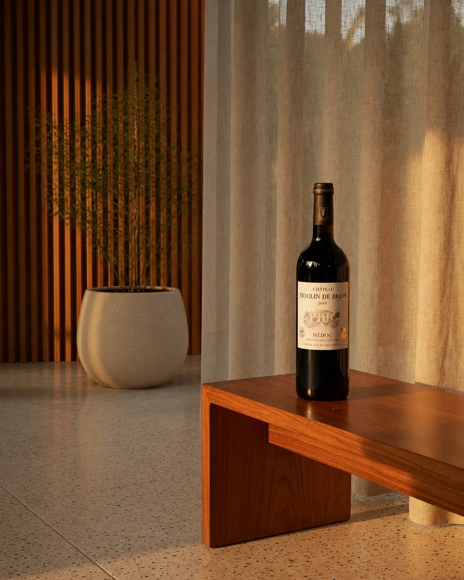 Château Moulin de Brion Médoc 2019 — красное сухое AOC Médoc, семейные Vignobles Cruchon, 2019