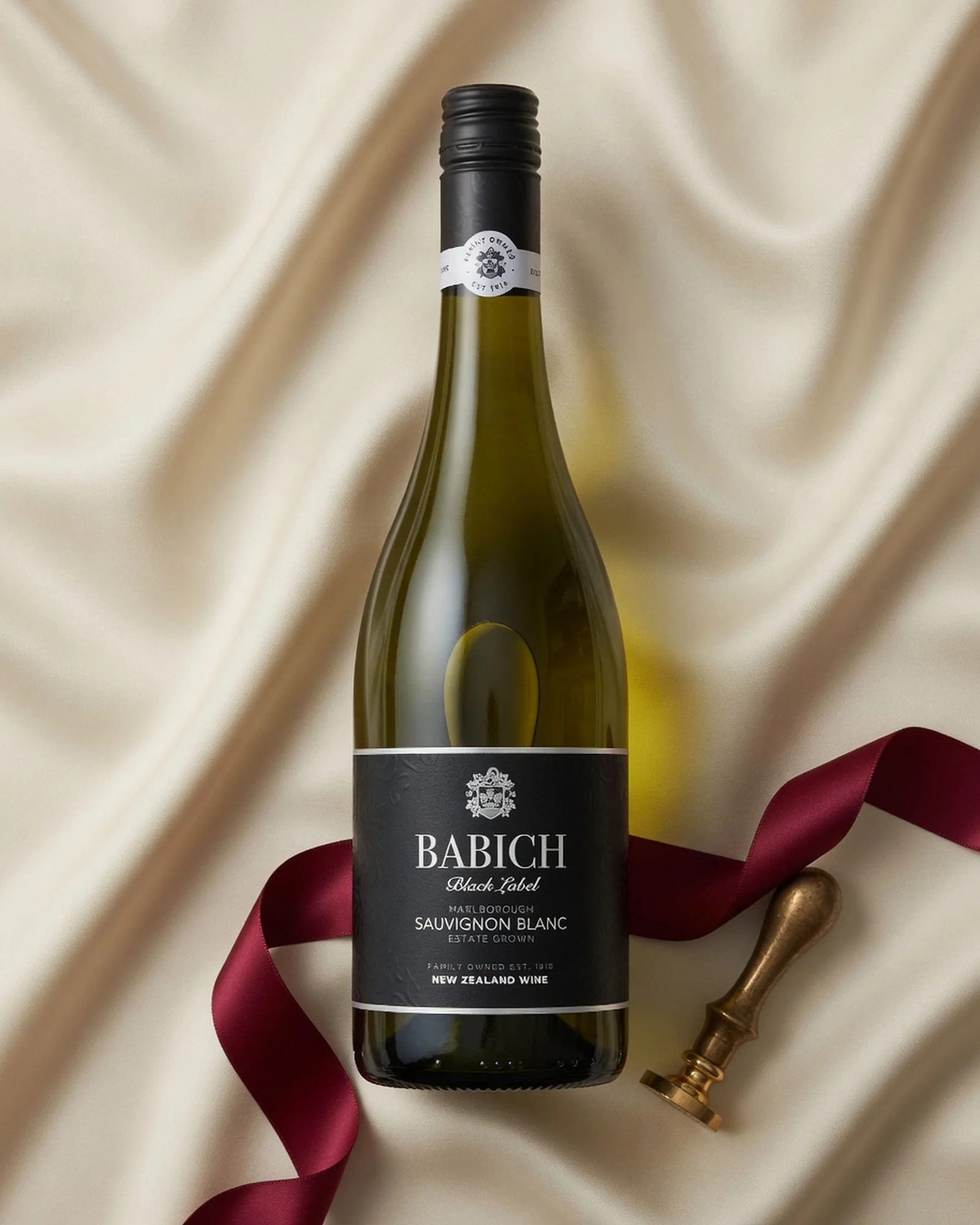 Babich Black Label Sauvignon Blanc 2022 — белый совиньон блан линейки Black Label, урожай 2022, Мальборо