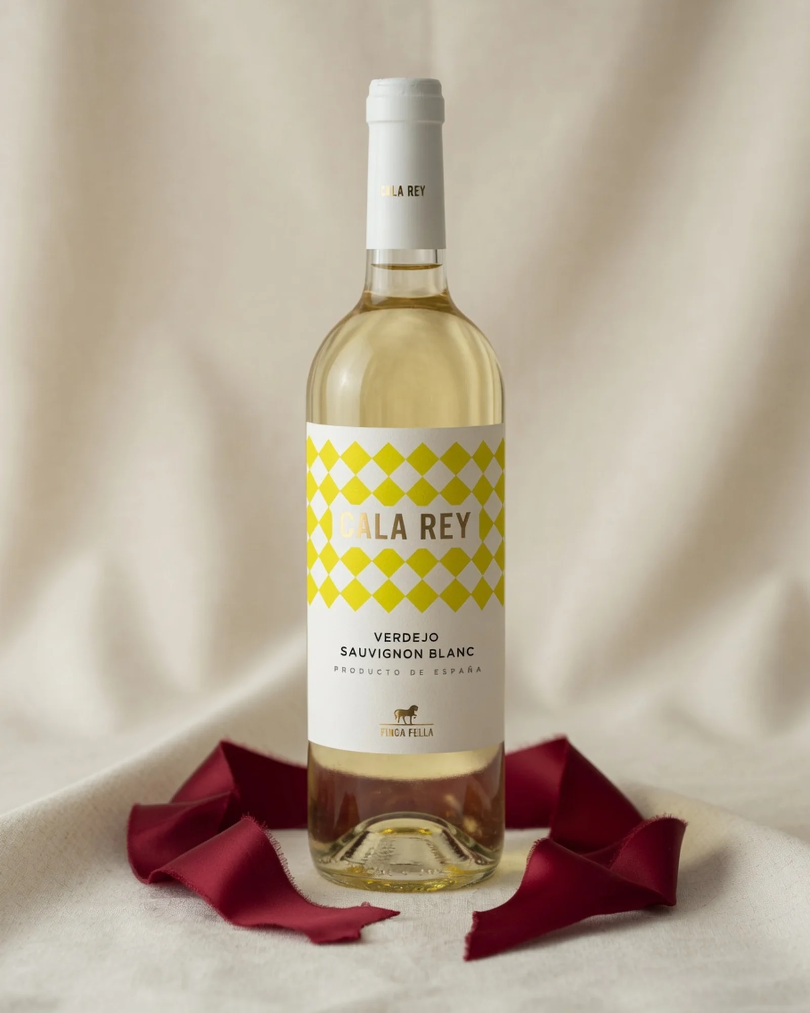 Finca Fella Cala Rey Verdejo Sauvignon Blanc — сухое белое из Кастилии-Ла-Манчи (вердехо и совиньон блан)