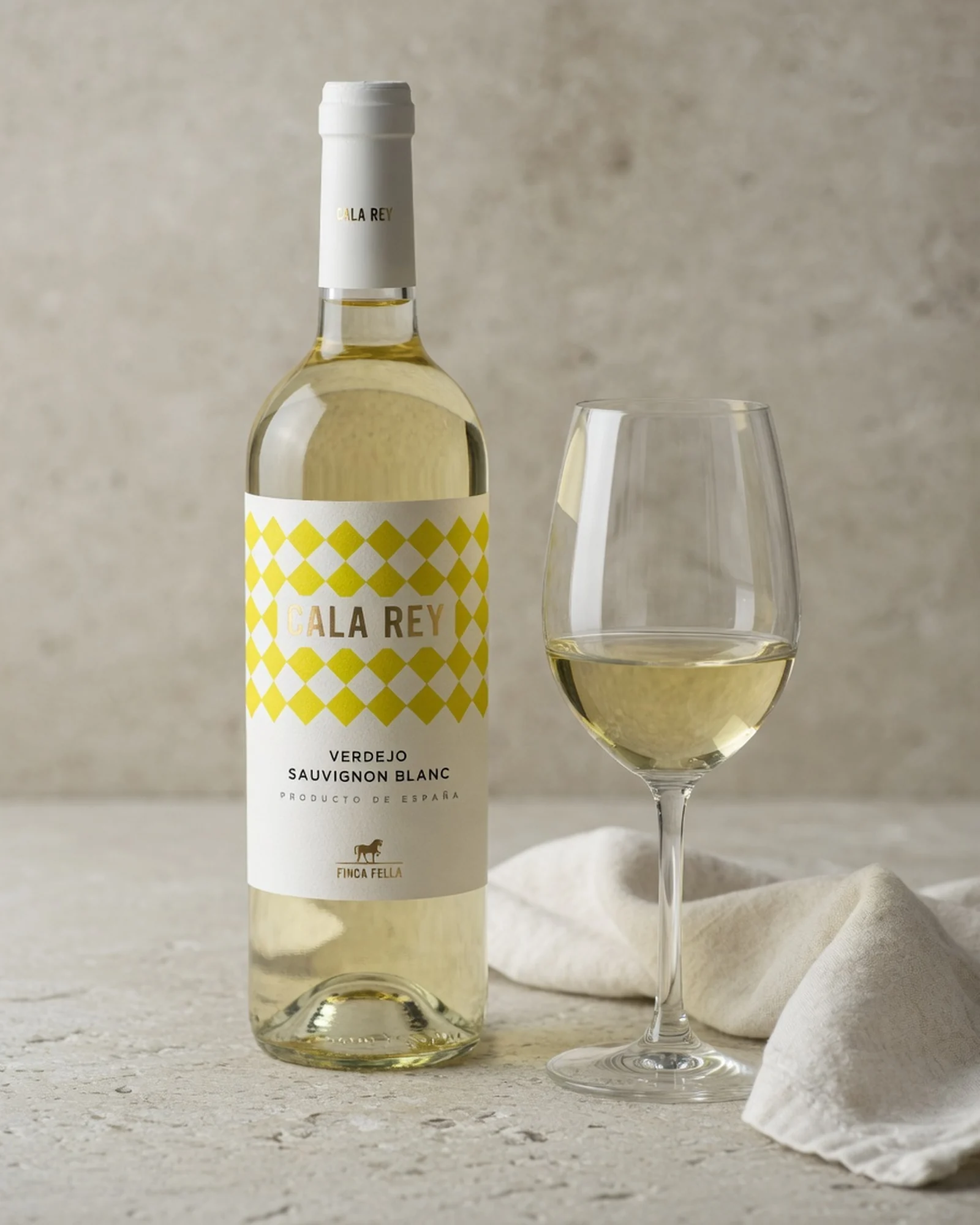 Finca Fella Cala Rey Verdejo Sauvignon Blanc — сухое белое из Кастилии-Ла-Манчи (вердехо и совиньон блан)