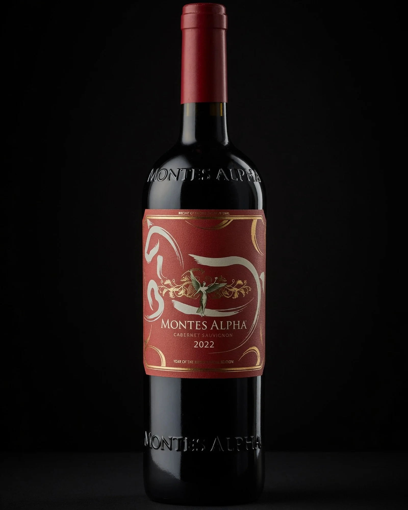 Montes Alpha Cabernet Sauvignon 2022 — красное каберне совиньон линейки Alpha, Чили, урожай 2022