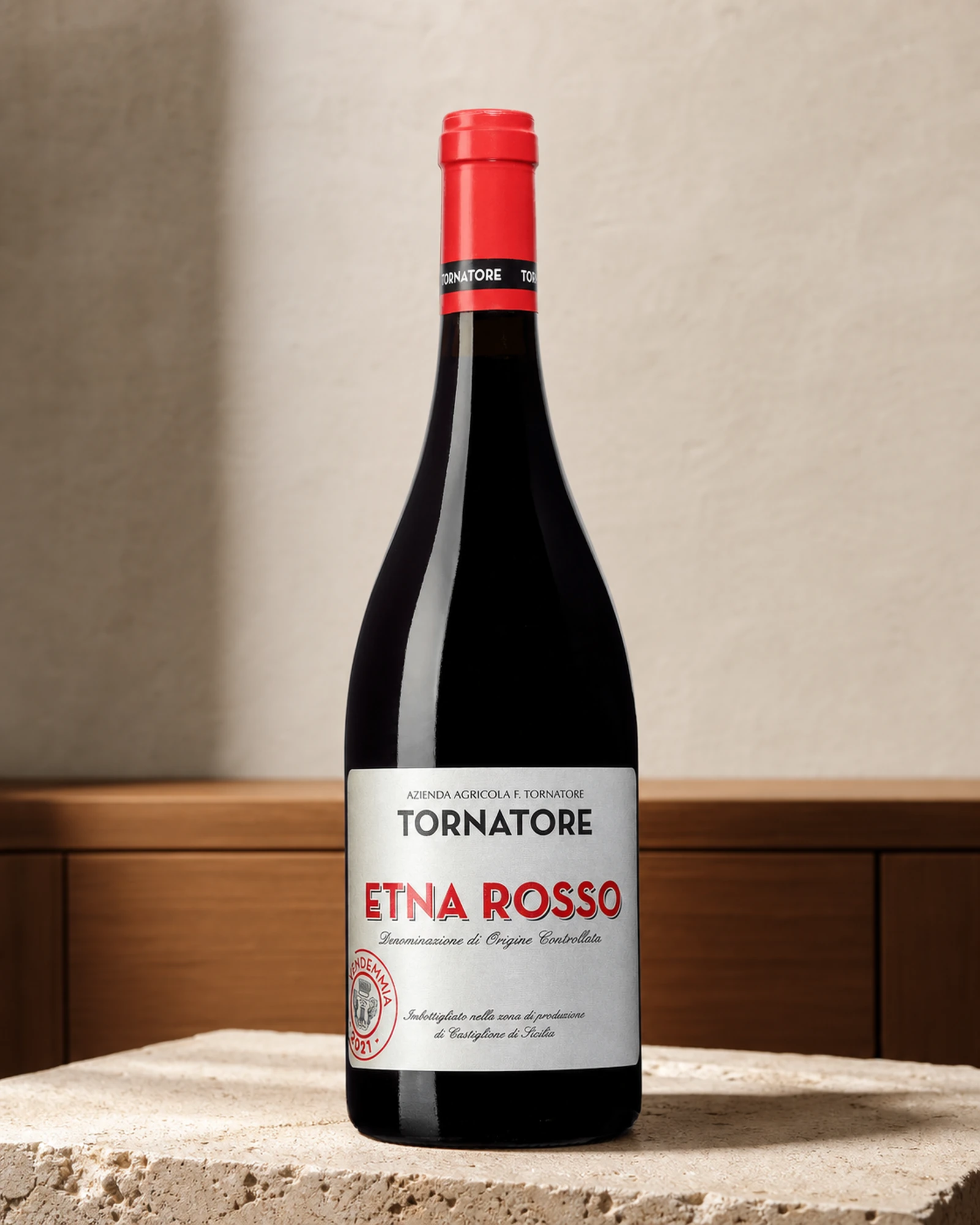 Tornatore Etna Rosso 2021 — красное вино Etna DOC семьи Tornatore, урожай 2021