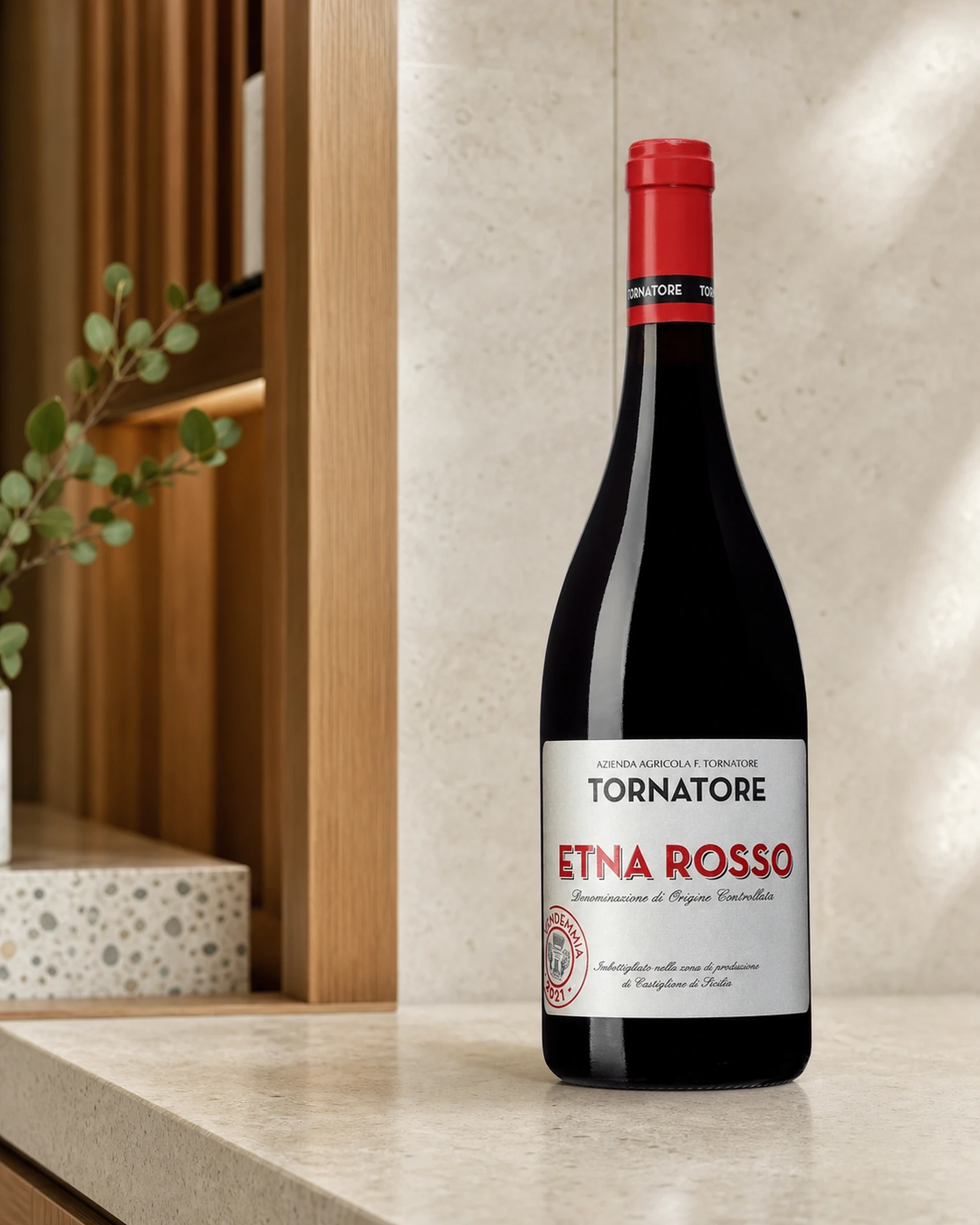 Tornatore Etna Rosso 2021 — красное вино Etna DOC семьи Tornatore, урожай 2021