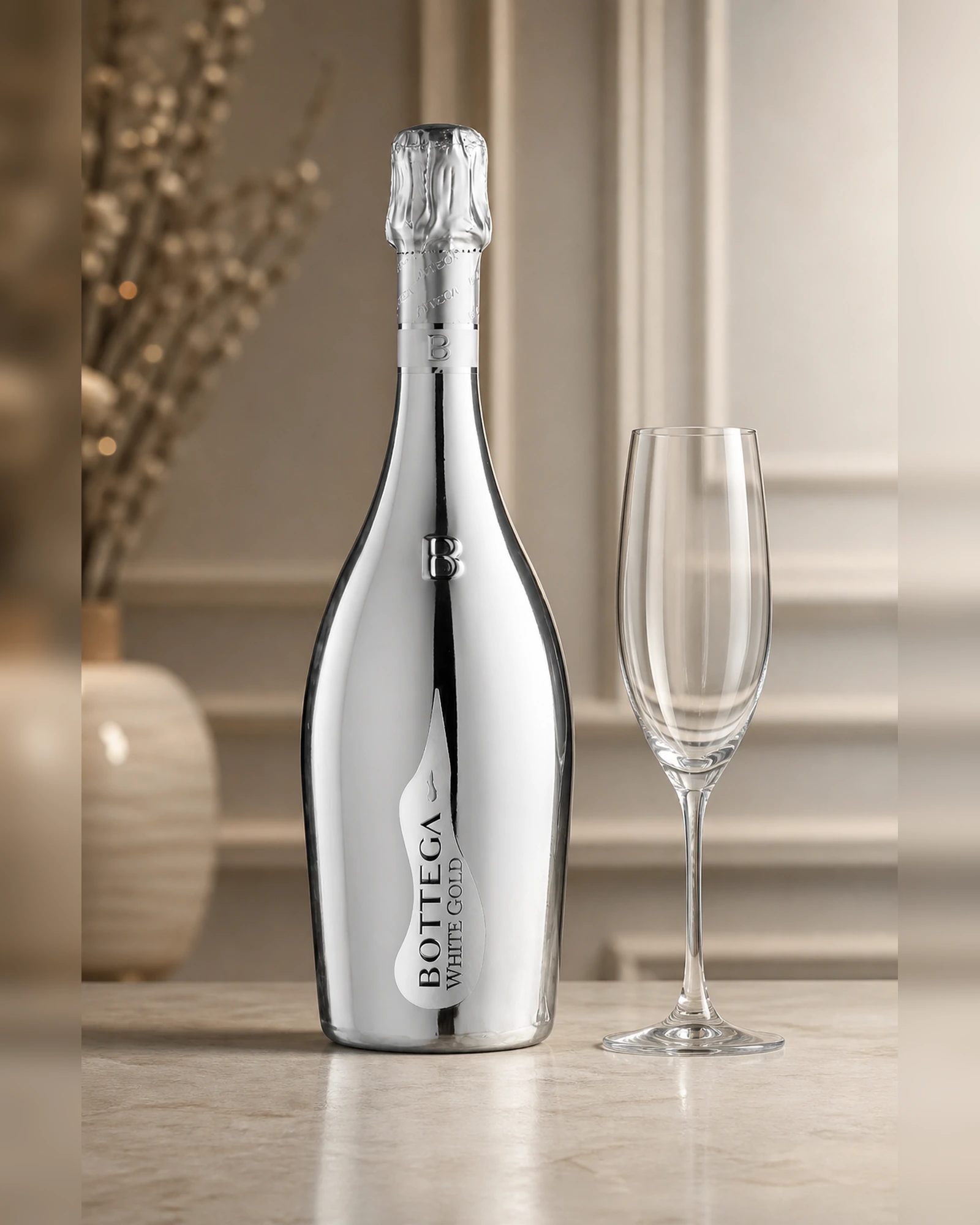Bottega White Gold — игристое Prosecco в белой золотистой бутылке