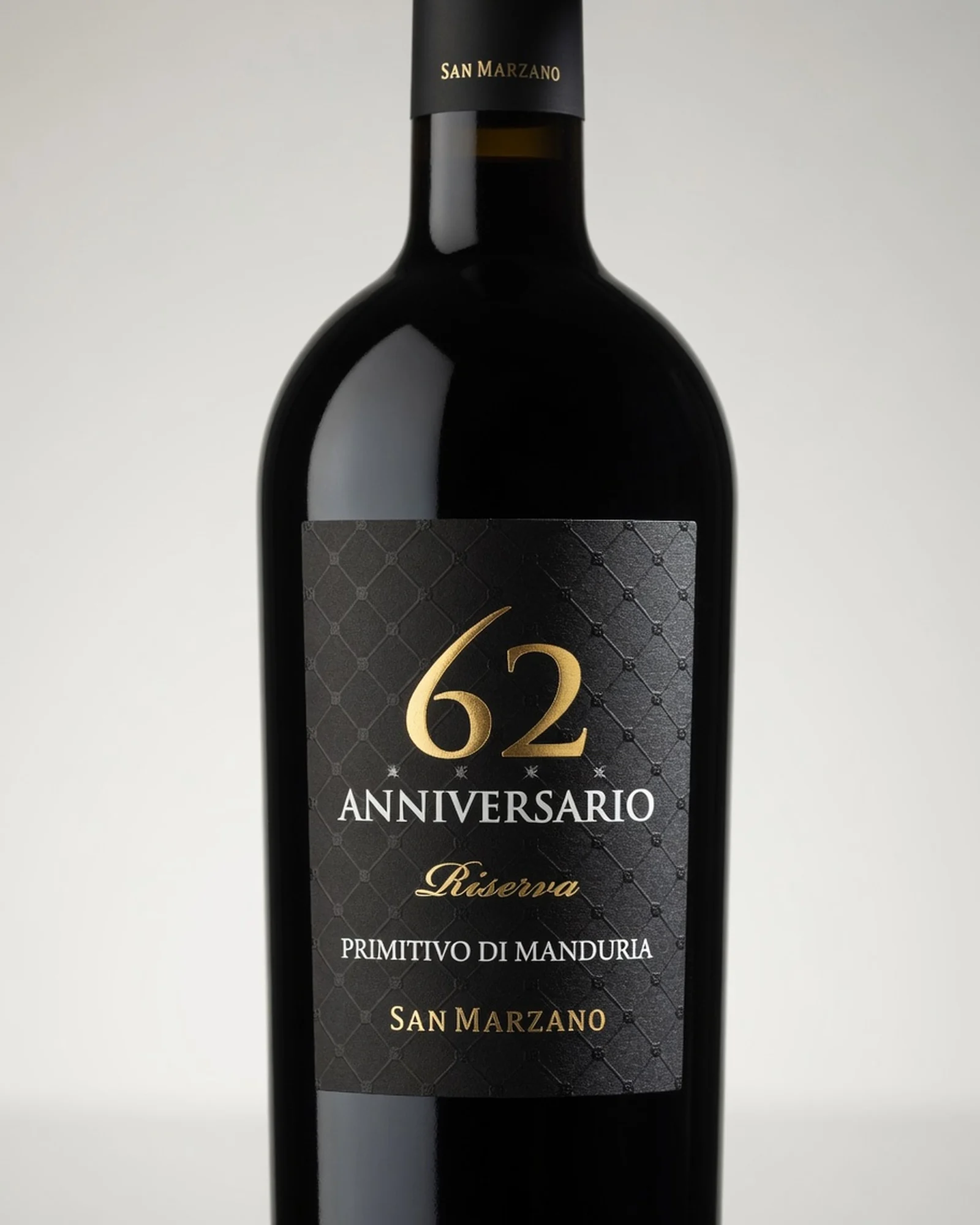 San Marzano Anniversario 62 Primitivo di Manduria Riserva 2018 — резервное примитиво из Мандурии, винтаж 2018