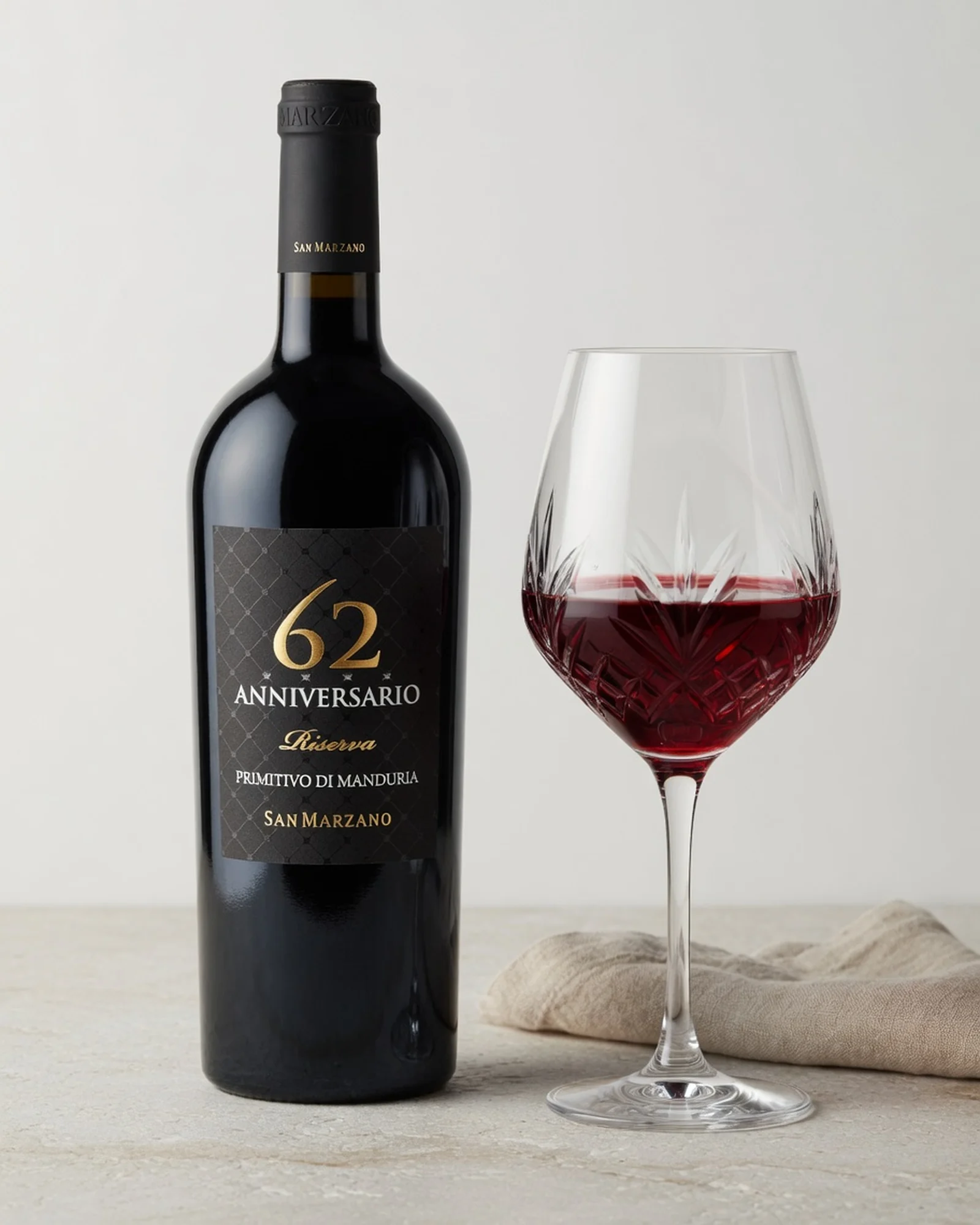 San Marzano Anniversario 62 Primitivo di Manduria Riserva 2018 — резервное примитиво из Мандурии, винтаж 2018