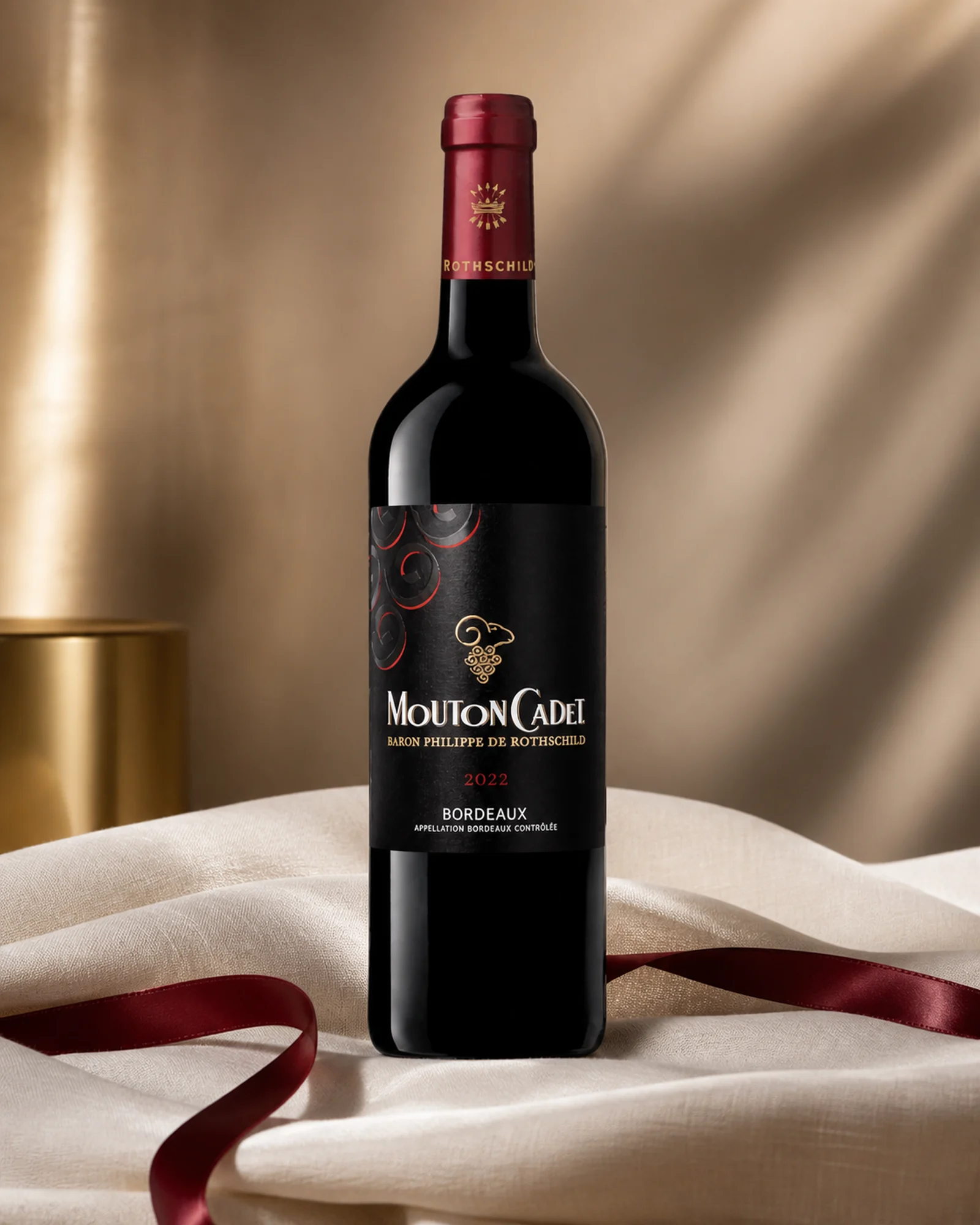 Mouton Cadet Bordeaux 2022 — красное бордо линейки Icône семьи Rothschild